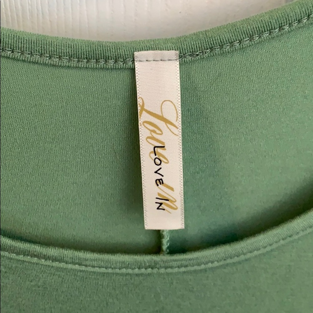 never worn - Picture 2 of 3